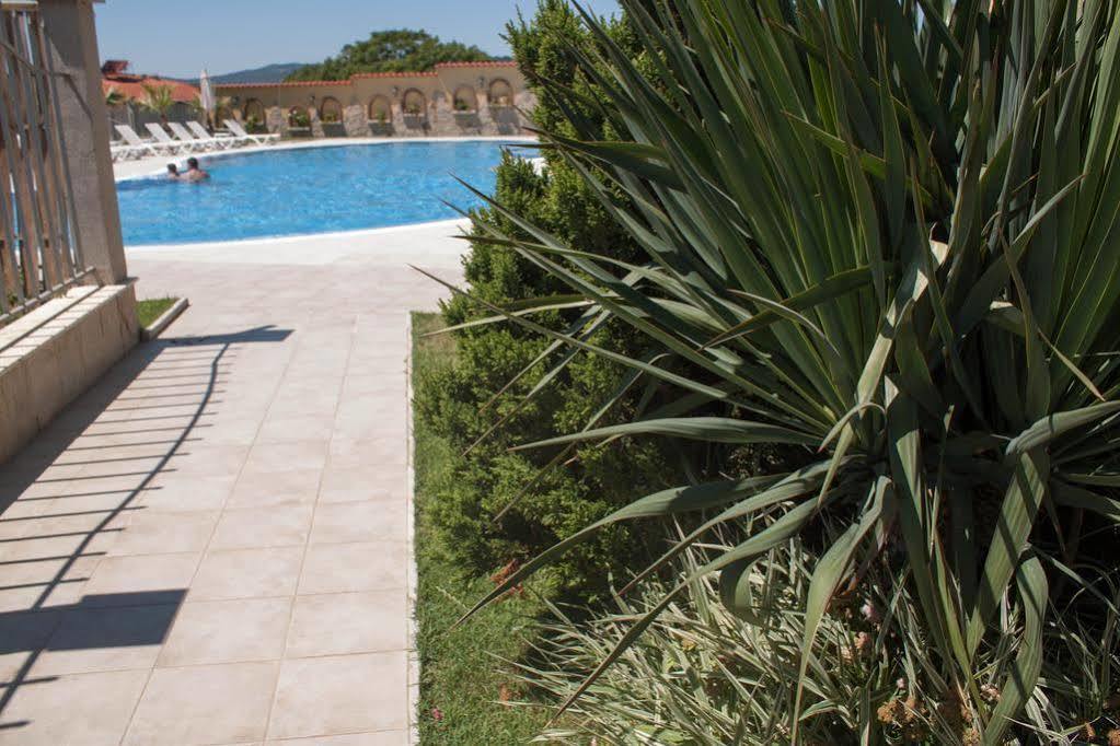 Aparthotel Gardenia Vacation Settlement Sozopol Exterior foto