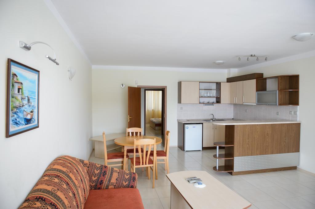 Aparthotel Gardenia Vacation Settlement Sozopol Habitación foto
